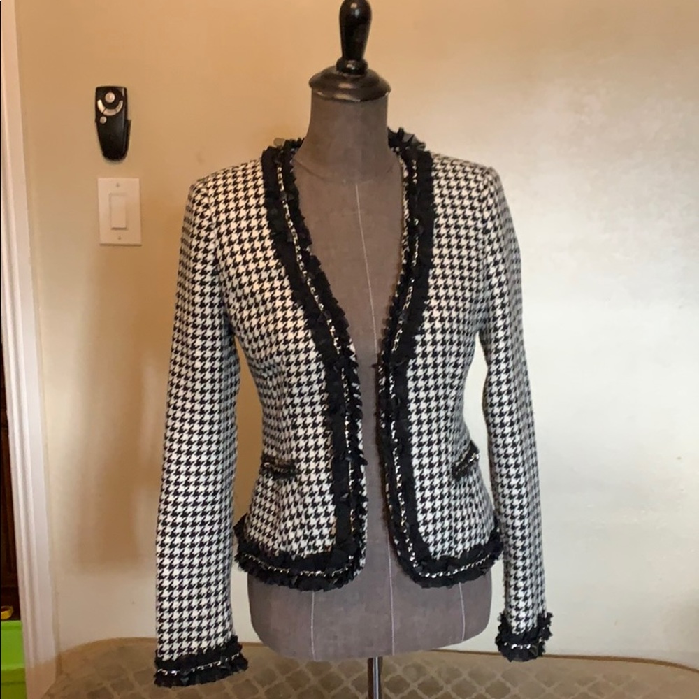 White House Black Jacket